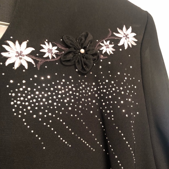 Formal 2pc long layered tunic and long skirt in black. Size XL. - Picture 3 of 7